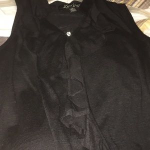 Sleeveless dress shirt